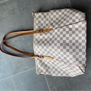 Flawed Checkered Zipper Tote Bag with Leather Tan Straps